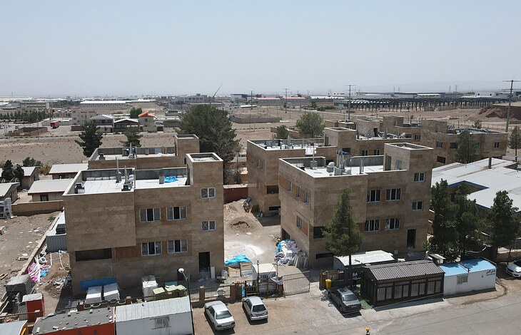 ساخت هفت بلوک مجتمع مسکونی شرکت فنرسازی خاور در ساوه